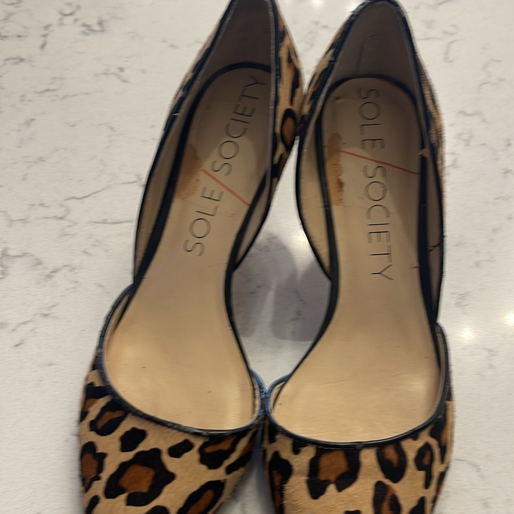 Pointed Toe Pump - image 6